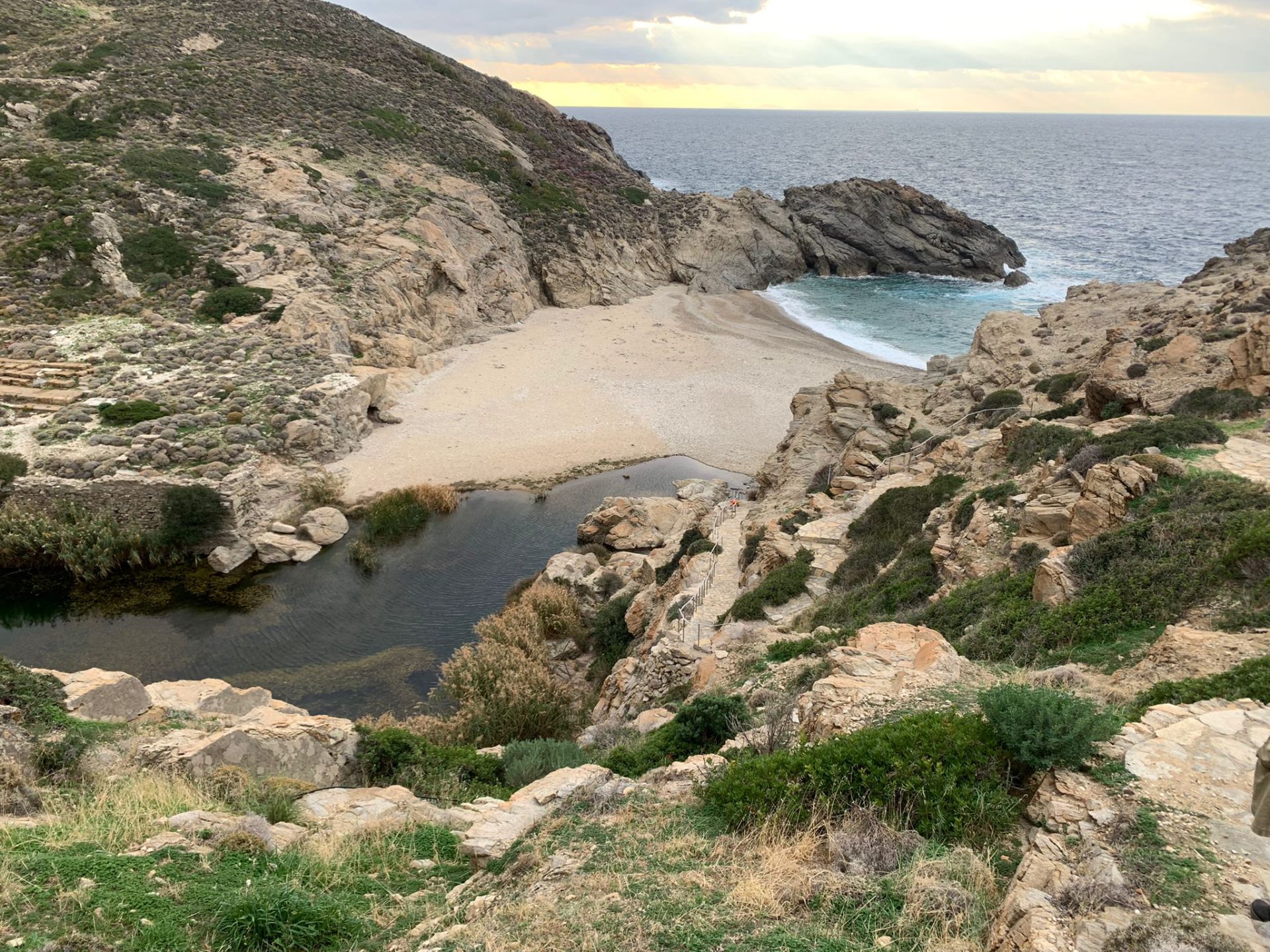 În Insula unde oamenii „uită să moară”: Secretul longevității, dietă și somn