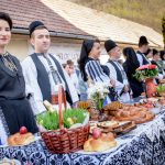 Statu la vase, reluat! Obiceiul din a doua zi de Paște, din nou pentru tineri căsătoriți