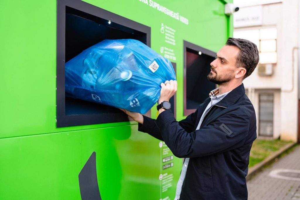 IZI, soluția de reciclare din România, a strâns un milion de pachete