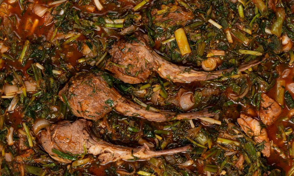 Stufat de miel, aroma copilăriei: Rețeta de Paște care îmbie cu savoare