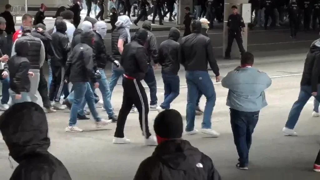 Ultras Stuttgart, atac brutal la fanii Bayern, explozie violentă