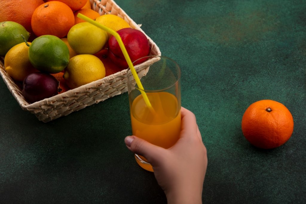 Sucul de fructe: Crește glicemia? Specialiștii spun adevărul șocant