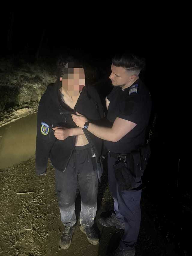 Tânăr, urmărit de urs în Bistrița-Năsăud: Jandarmii, eroi în misiune – FOTO, VIDEO