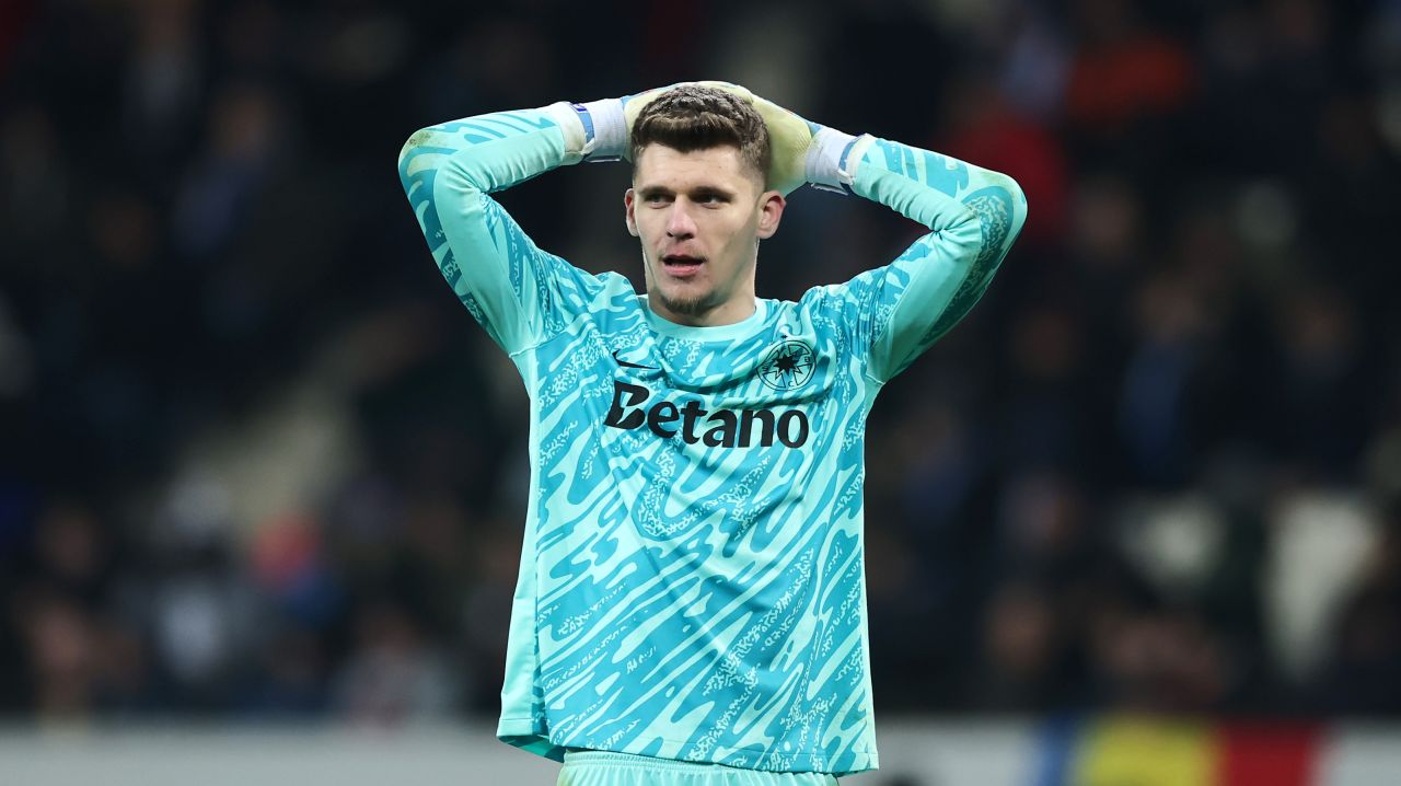 Portarul Ștefan Târnovanu, în vârstă de 25 de ani, se află într-un vistier al schimbărilor la FCSB, club pentru care a jucat din 2020