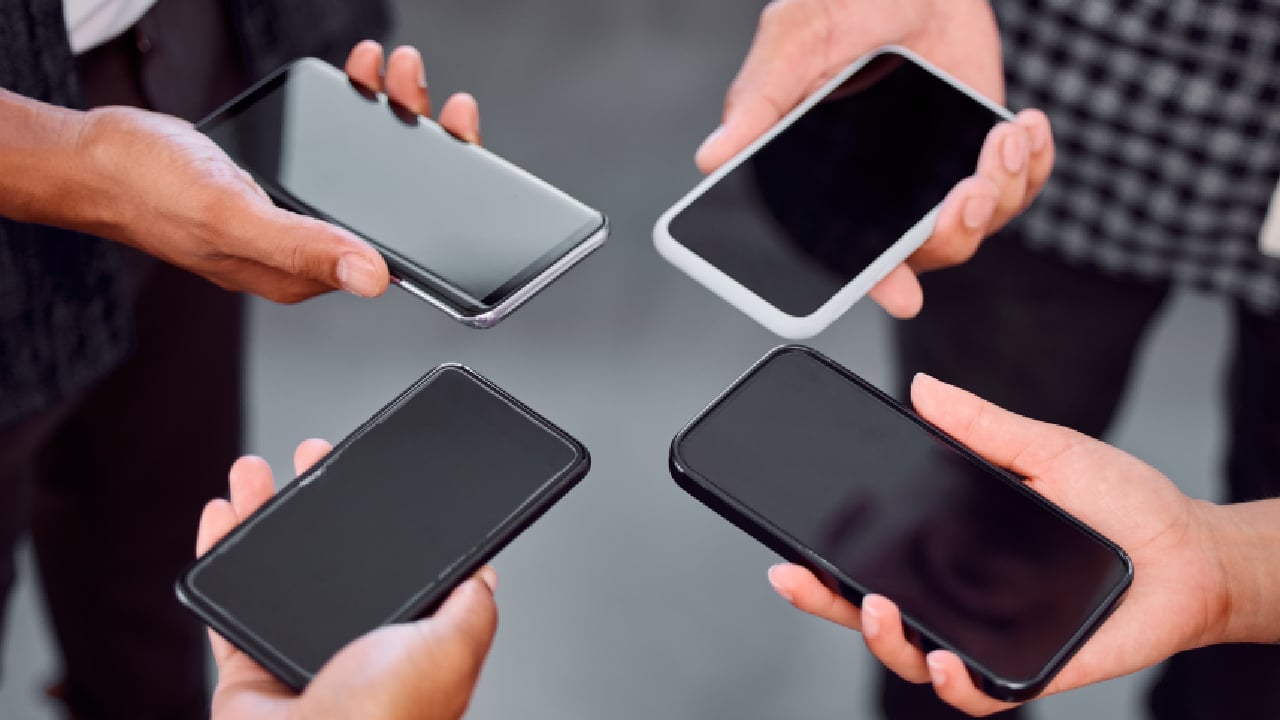 Primăria din Alba, abonamente de telefon pentru 38, dar angajați doar 10!