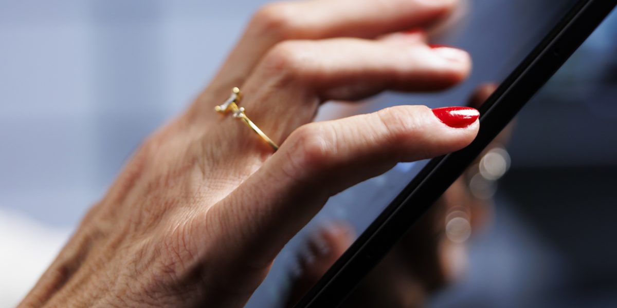 Ce NU ar trebui să păstrezi niciodată în telefon: secretele lui Donald Trump