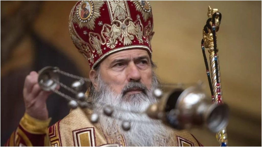 Studenții lui Teodosie, obligați să plătească pentru cadou. Suma e URIAȘĂ