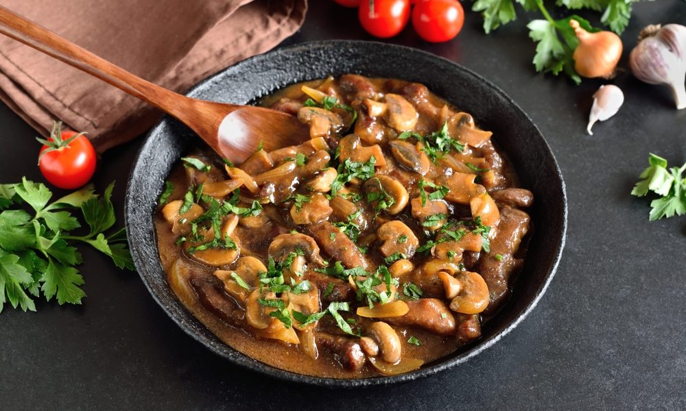 Gustul postului: Tocăniță mănăstirească de ciuperci, ca la carte!