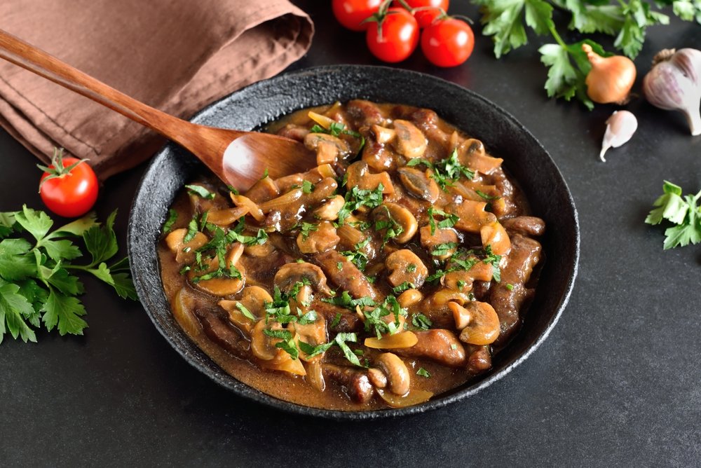 Gustul postului: Tocăniță mănăstirească de ciuperci, ca la carte!