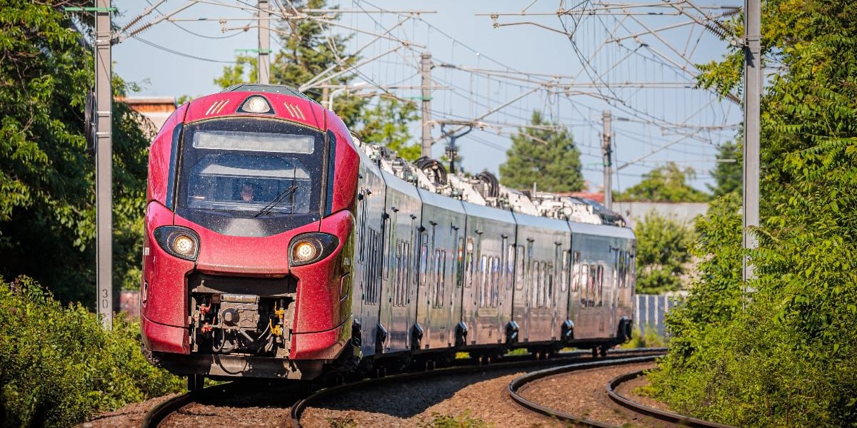 Trafic CFR blocat spre Constanța: O femeie a murit, lovită de tren