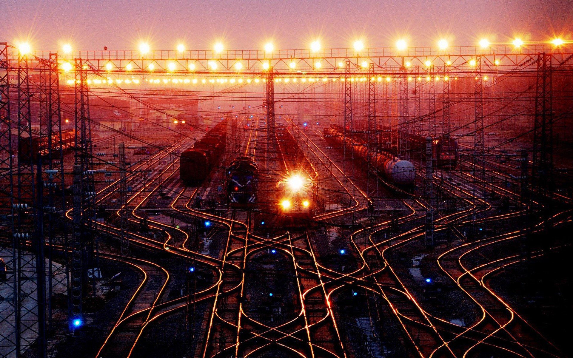 Transportul feroviar de mărfuri din România a înregistrat o scădere de 5,7% în volumul total de trafic în anul 2025 comparativ cu anul anterior, potrivit datelor furnizate de AGERPRES