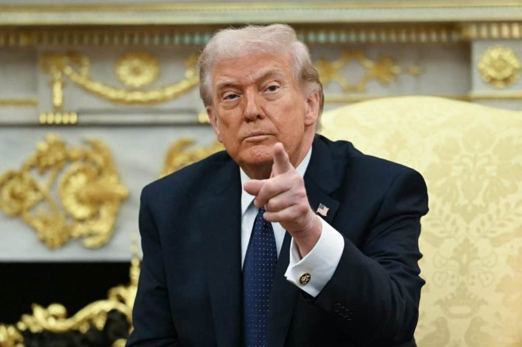 Trump Blochează Strâmtoarea Ormuz: Marina SUA, pregătită de deminare