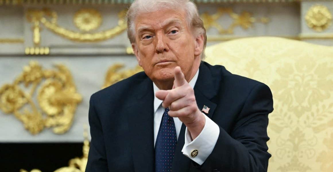 Trump Blochează Strâmtoarea Ormuz: Marina SUA, pregătită de deminare