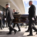 Sicriul lui Mircea Lucescu, depus pe Arena Națională. Românii își iau rămas bun