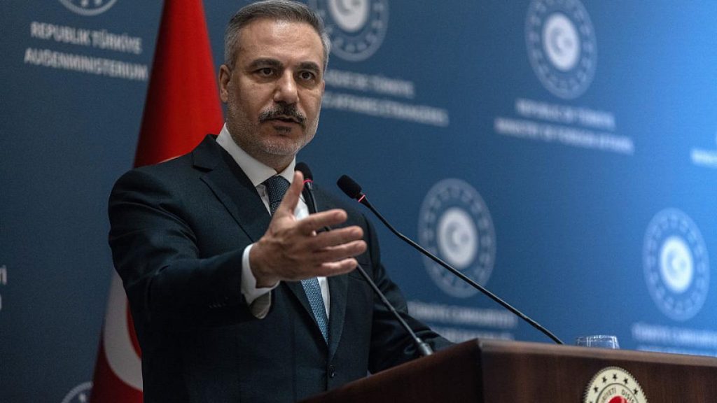 Trump, pe cale să părăsească NATO: Turcia avertizează asupra efectelor dezastruoase