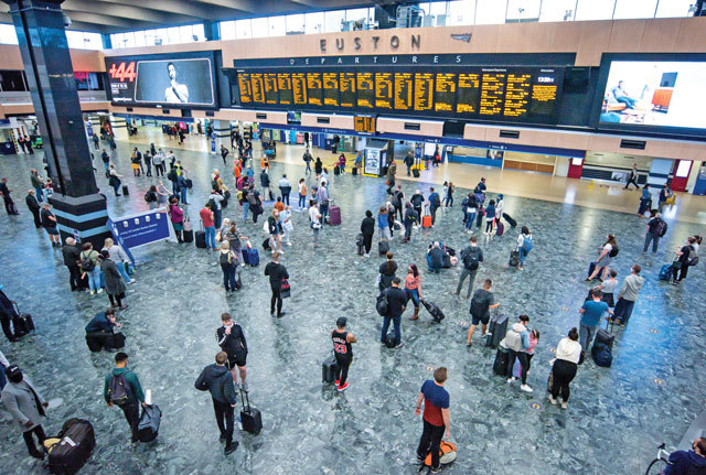 Românii, cu bani mai puțini acasă, au cheltuit 1,3 mld. euro în vacanțe, plus 15%