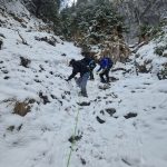 Turiștii blocați în Piatra Craiului, salvați de jandarmii montani