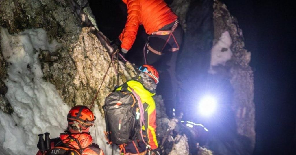 Dramă în Piatra Craiului: Doi lituanieni, salvați după o intervenție epuizantă