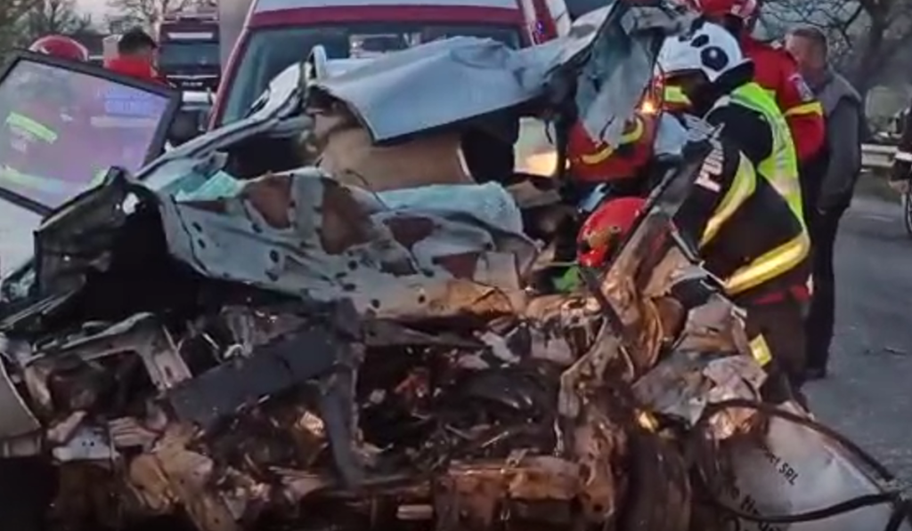 Șofer mort pe DN17, în Bistrița, după un accident cu un autobuz: doi răniți