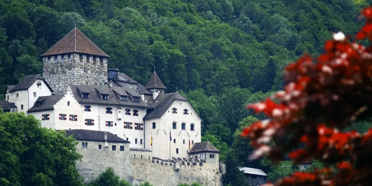 Țara din inima Europei, ascunsă turiștilor: Accesul, doar cu trenul sau mașina