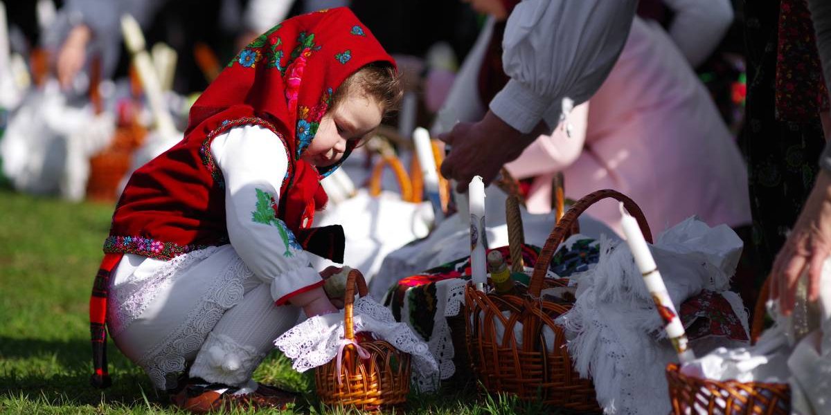 Vinerea Mare, zi de adâncă reflecție pentru creștini, este marcată de restricții severe și tradiții specifice, fiind o perioadă de post negru și de retragere din activitățile cotidiene