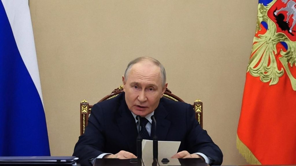 Putin, furios pe economie: A certat oficialii și le-a cerut soluții