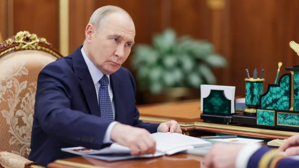 Putin, pe cale să lovească UE și NATO? Alertă de la Kiev