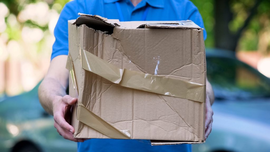O vopsea specială dezvoltată la Universitatea Tufts din Statele Unite poate indica dacă un colet a fost lovit, fără a fi nevoie de senzori sau circuite electronice