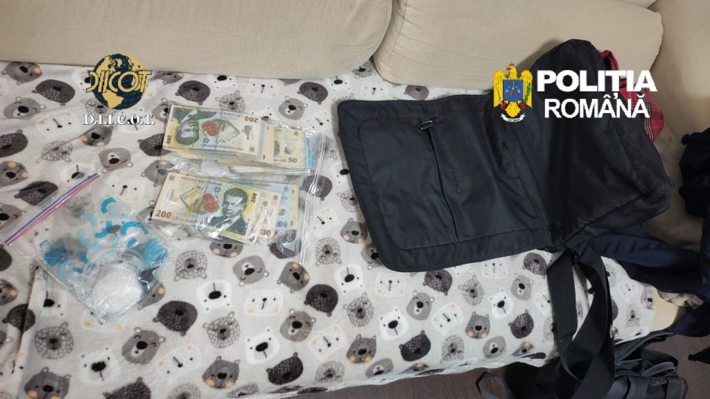 Canabis cultivat în laborator la București și în 4 județe. Intervin mascații