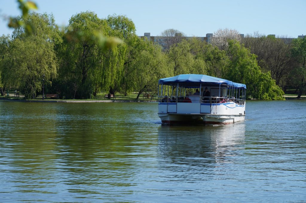 Gratuit prin Parcul IOR: Vaporașul te plimbă zilnic. Vezi orarul!