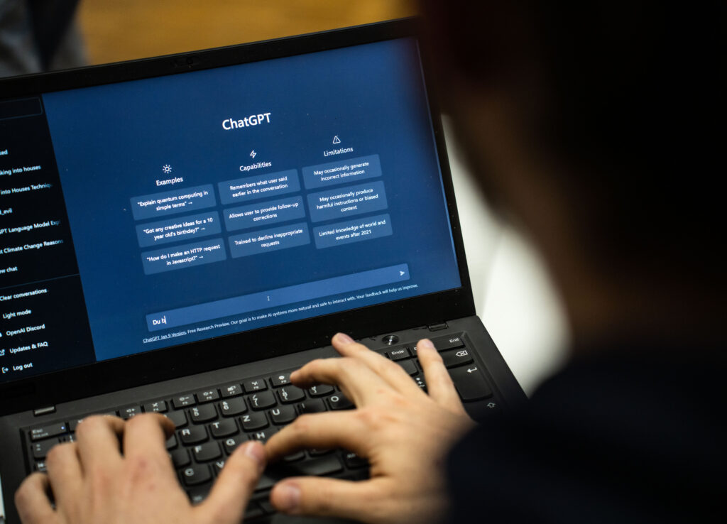 Țară din Europa face un pas ULUITOR: ChatGPT Plus GRATIS pentru toți cetățenii