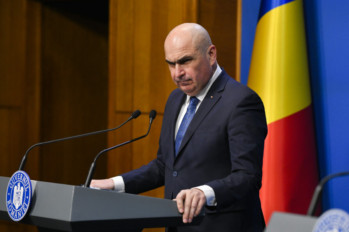 Bolojan, după incendiul din Soveja: „Așa ceva se poate întâmpla oriunde în România”
