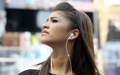 Căștile cu fir, reviriment neașteptat: De ce spun ADIO Bluetooth-ului?