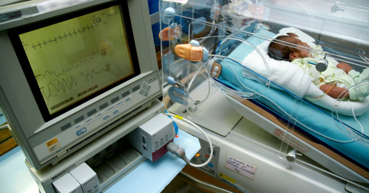 DSP, control la Polizu după moartea unui bebeluș prematur: Medic amendat