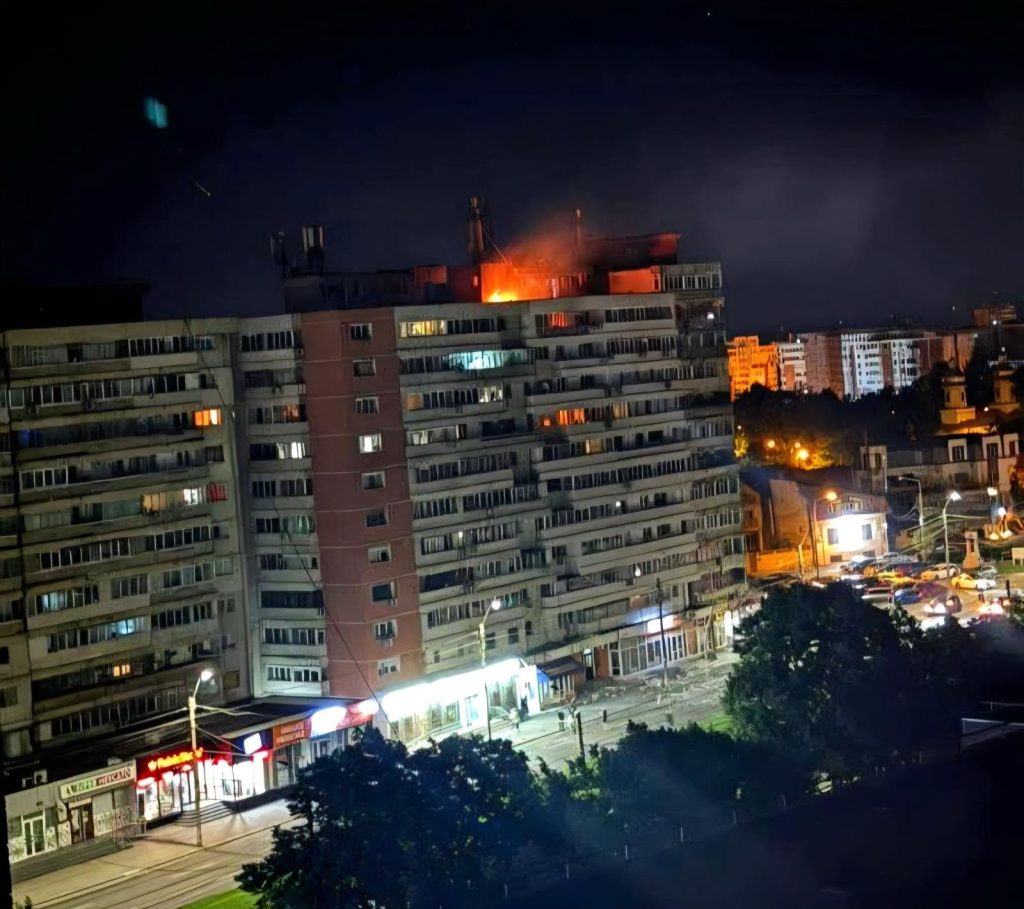 Dronă prăbușită la Galați: Explozie, incendiu, SRI la fața locului, patru victime, zeci de evacuați