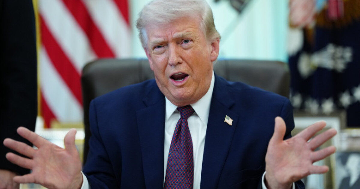 Trump, sacrificiu pentru SUA: Nu merge la nunta fiului Donald Jr
