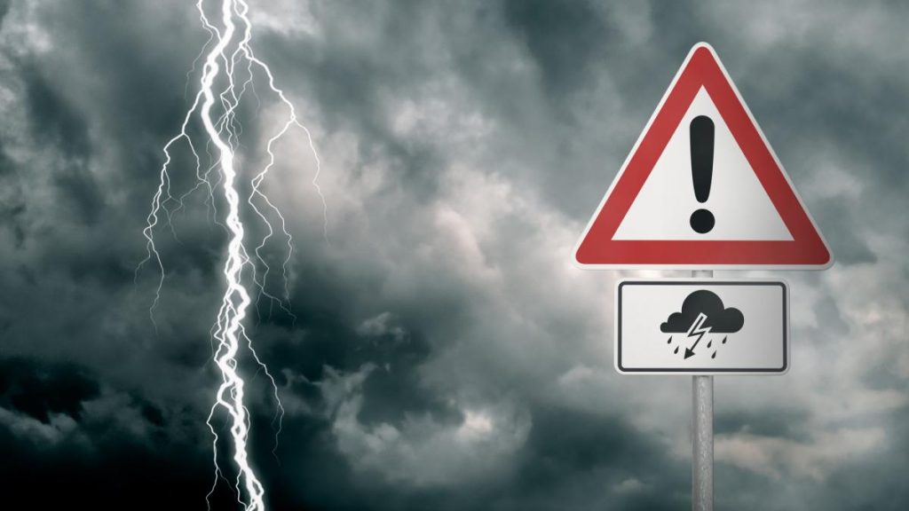 Alertă ANM: Cod galben de Furtuni și Grindină. Zonele afectate