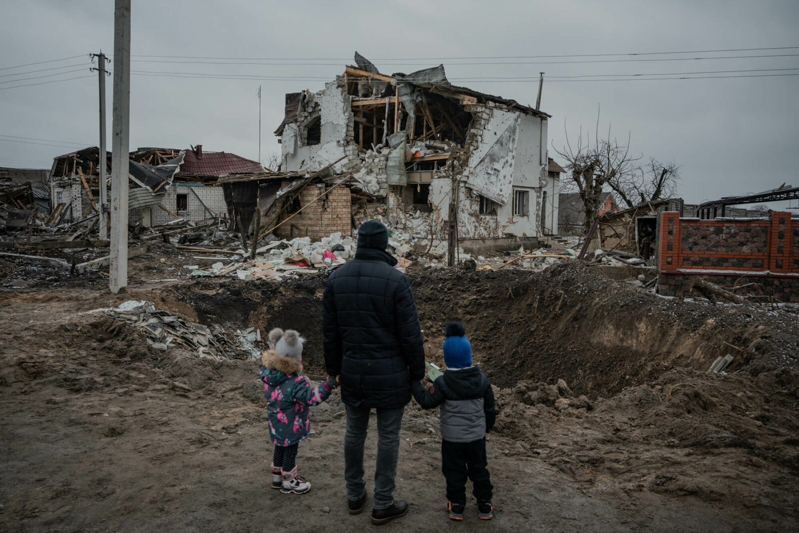 Rusia lovește Kievul și somează străinii să plece