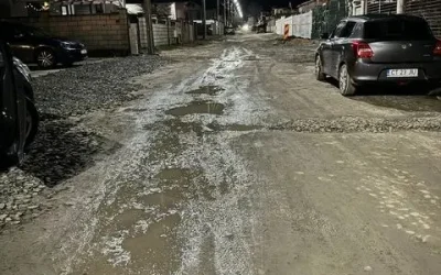 Locuitori din Mangalia, la proces cu Primăria: „Străzile ne distrug mașinile”