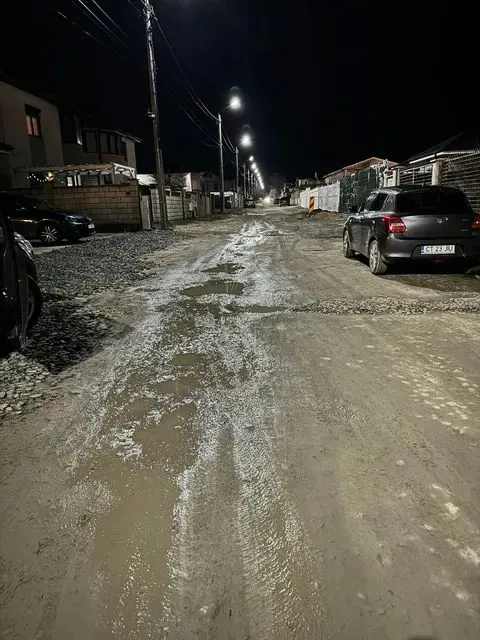 Locuitori din Mangalia, la proces cu Primăria: „Străzile ne distrug mașinile”