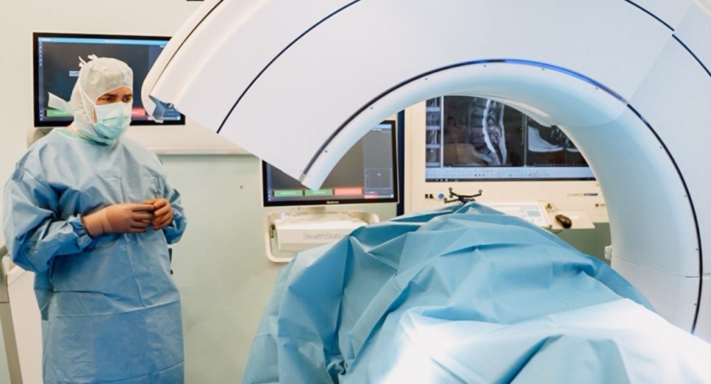 MedLife aduce la Sibiu neurochirurgie robotică de 2 milioane €