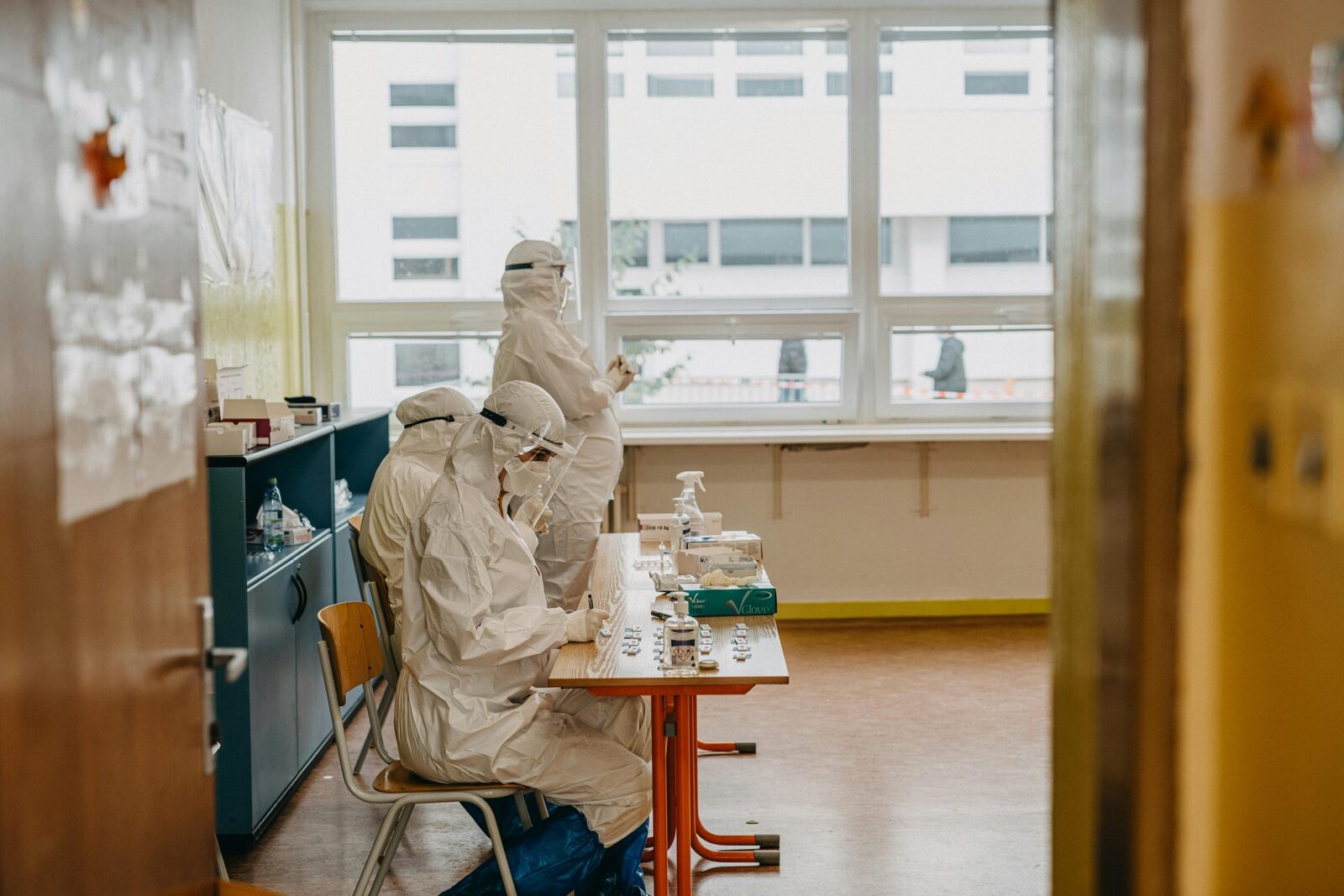 ECDC intervine în criza Ebola din Congo și Uganda