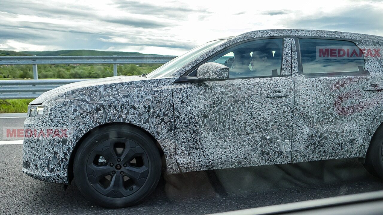 Dacia Striker, surprinsă pe șoselele din România: Primele imagini