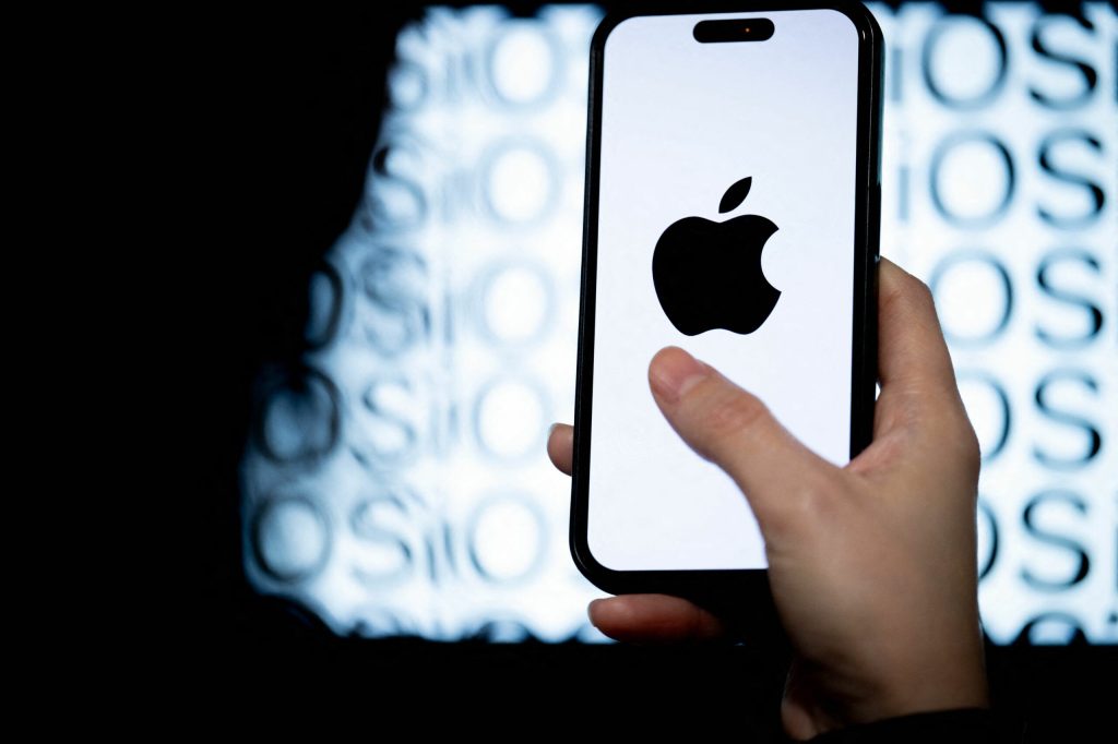 Apple ieftinește viitorul: prețuri mai mari la iPhone din cauza AI