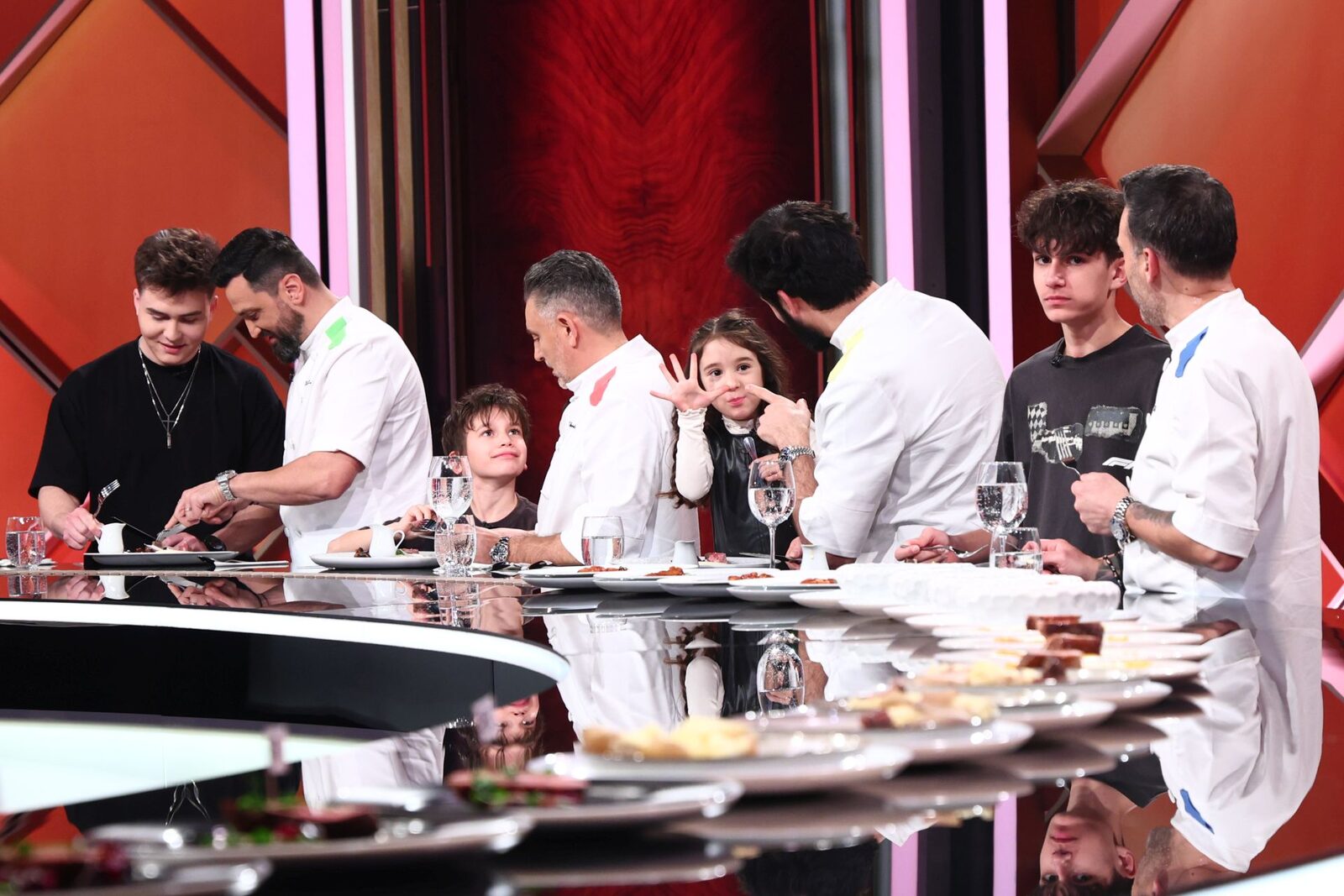 „Chefi la cuțite” cu surpriză: Mini-campionul a fost dezvăluit la Antena 1
