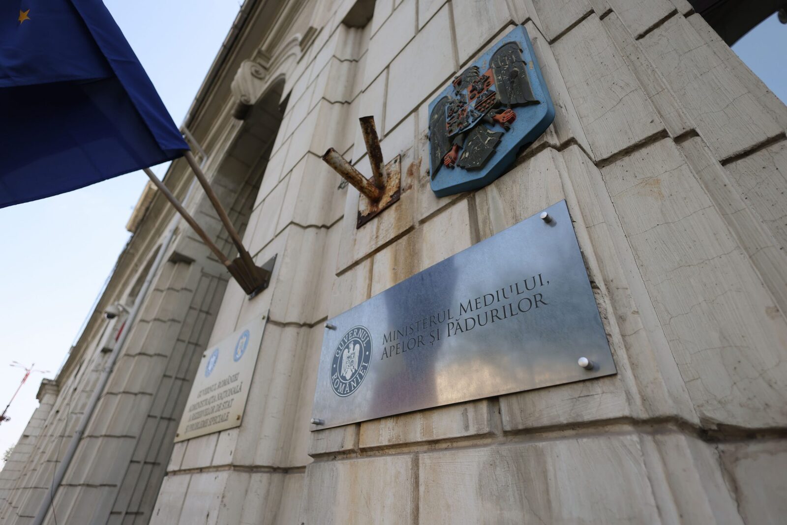 Vamă la Cosmopolis: Sesizare penală pentru poluarea lacului Crețuleasca