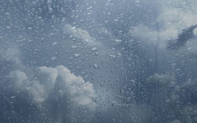 Viitură elicopter în Dâmbovița; ploi cu gheață. Ce zic meteo