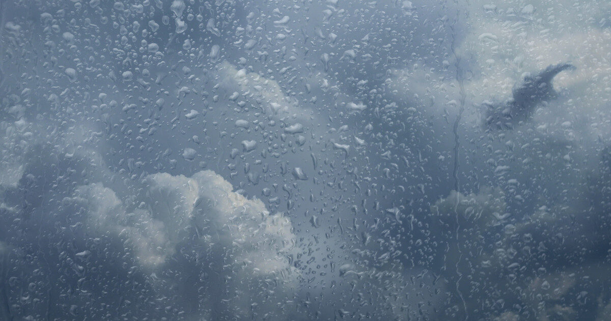 Viitură elicopter în Dâmbovița; ploi cu gheață. Ce zic meteo