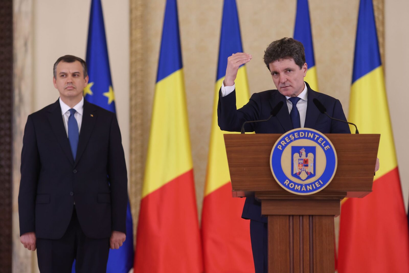 Nicușor Dan: președinte jucător, dar în alt teren