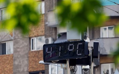 Caniculă ROȘIE în toată România: Furtuni se apropie
